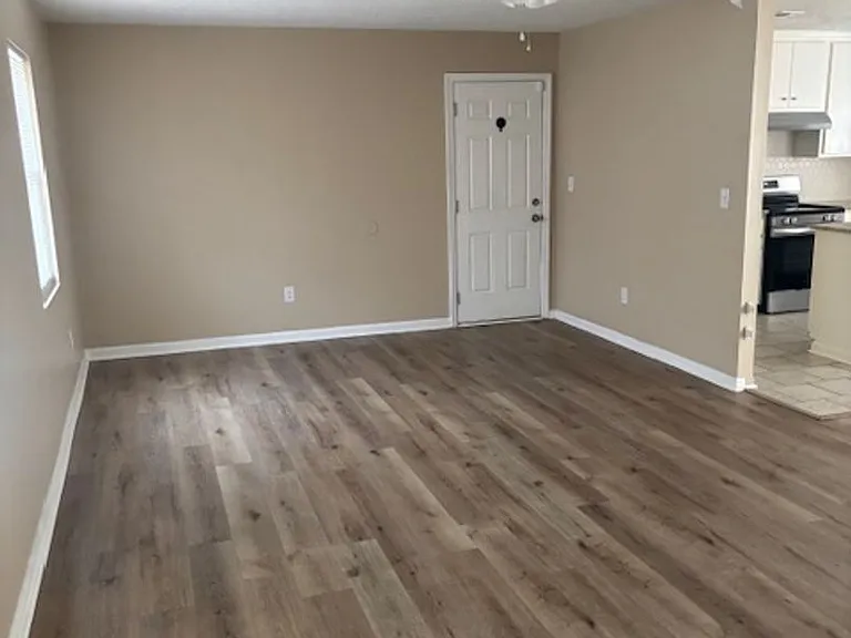 2704 Cranbrook Dr — Photo 3