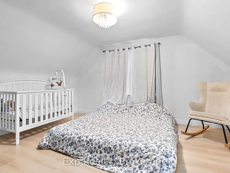 297 Victoria Ave #A — Photo 10