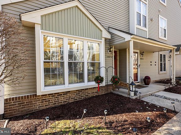 2nd image of 1007 Yarmouth Ln
