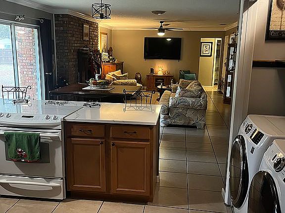2nd image of 2511 Edgewater Dr