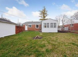 483 W Tienken Rd, Rochester Hills, MI 48306