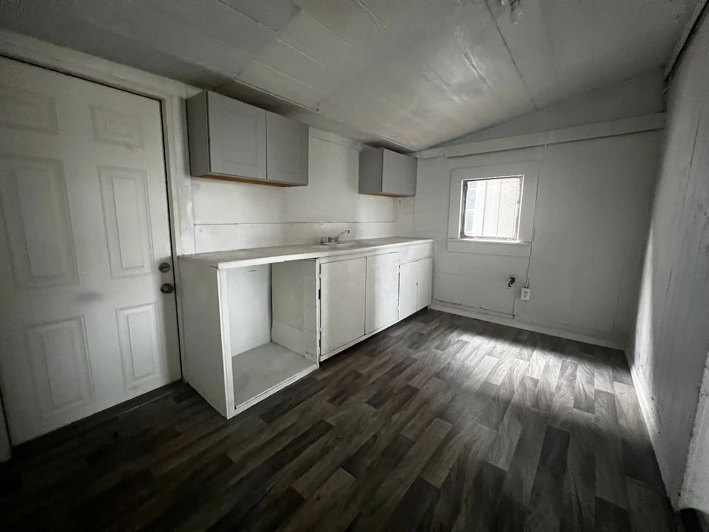 2 Bedroom in Slaton! — Photo 3