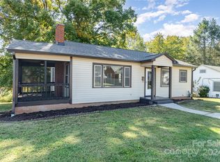 830 E Sharpe St, Statesville, NC 28677