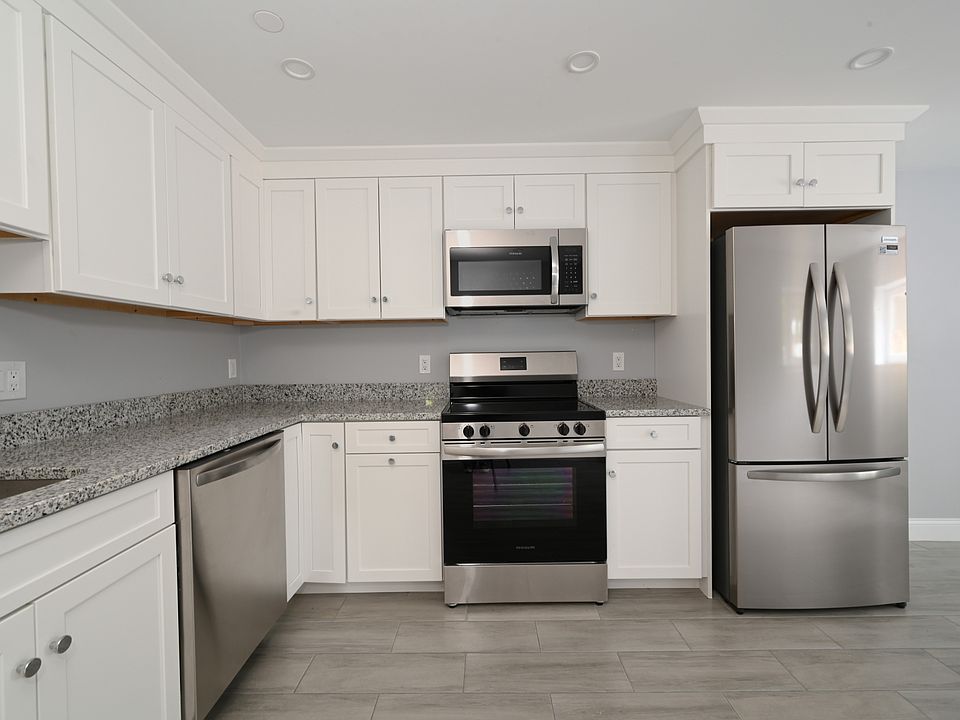 1st image of 245 Elm St #1