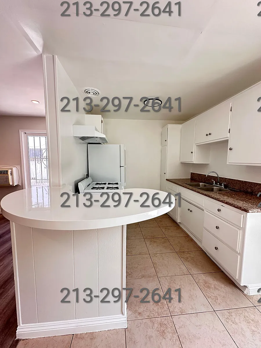 Building Photo - 1246 N Edgemont St #1