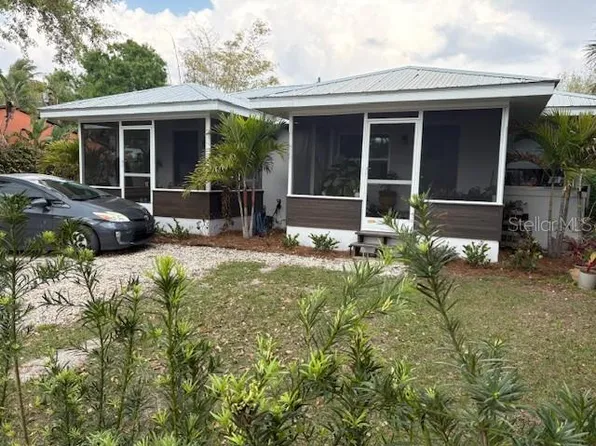 651 Madison Ct, Sarasota, FL 34236