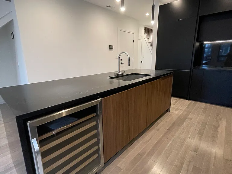 719 N Elizabeth St #3N — Photo 6