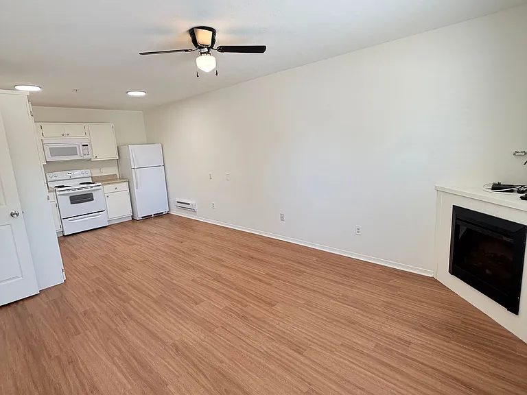 Cedar Creek Apartment Homes — Photo 5