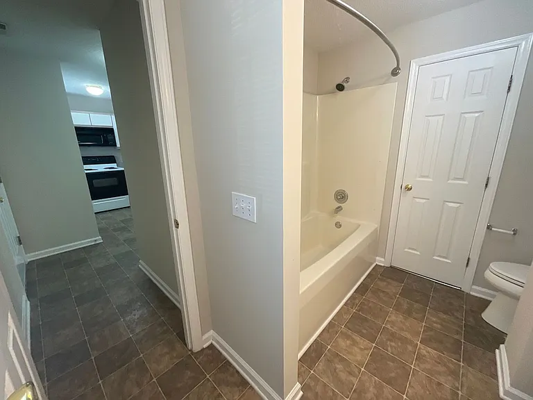 Meridian Park Apartments — Photo 47