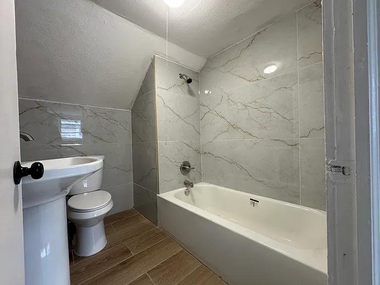 761 Winchester Ave #3C — Photo 10