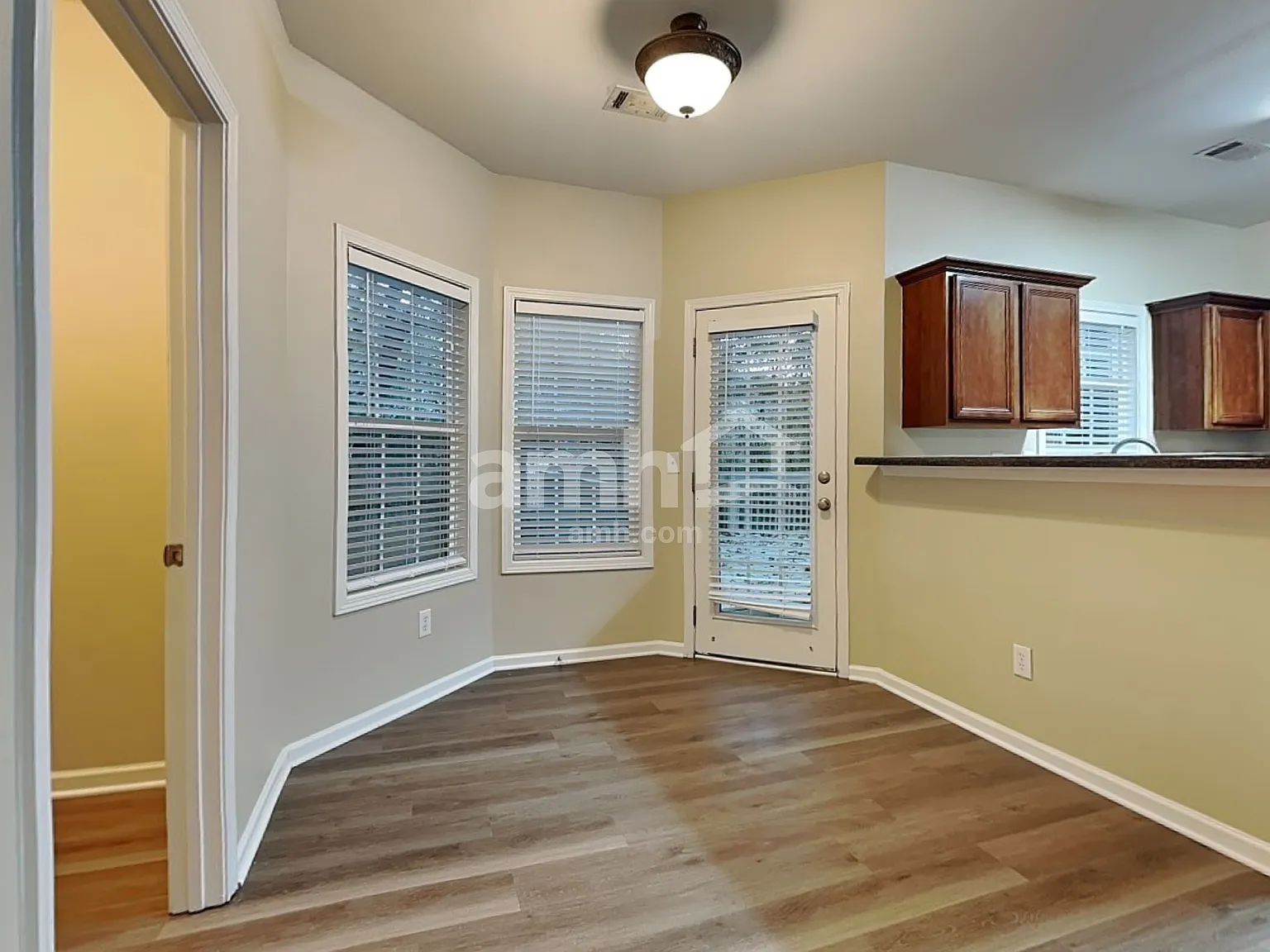 4 bed, 2.5 bath, 1897 sqft, $2,015 — Photo 4