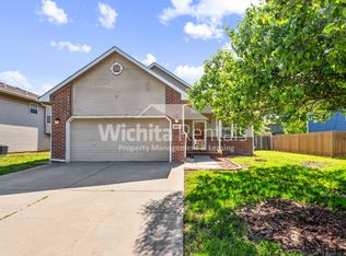 4052 N Farmstead St, Wichita, KS 67220