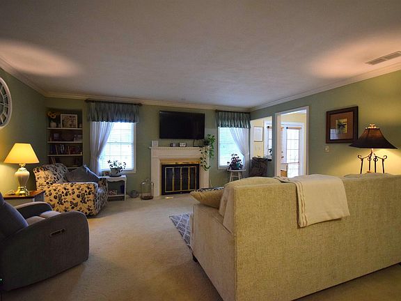 4th image of 3500 Victoria Ave APT 201