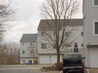 92 Staffordshire Commons Dr, Wallingford, CT 06492