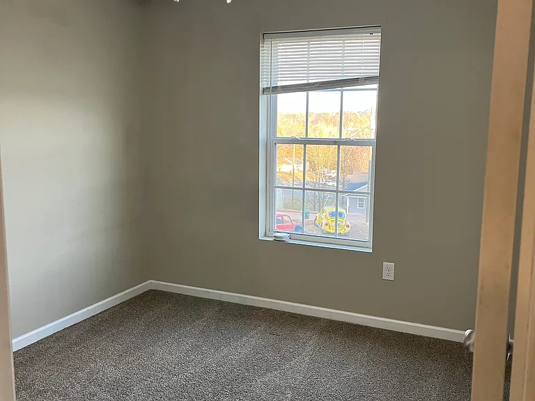 1055 Rosella Dr — Photo 9