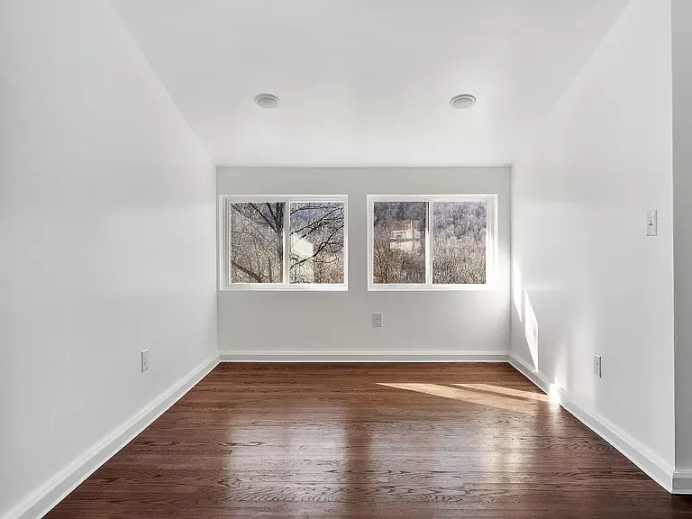 56 Powers Rd — Photo 17