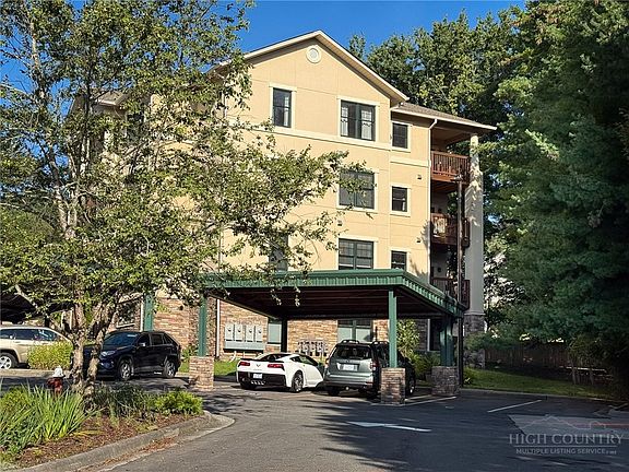 3rd image of 155 Gateway Drive #302
