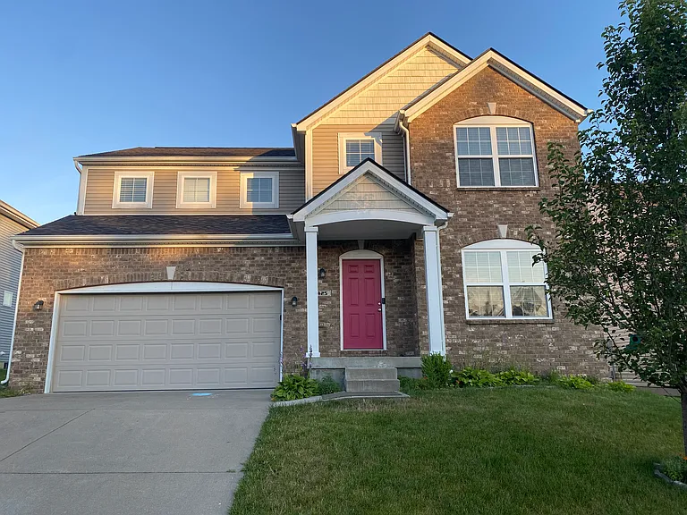 425 Rockcrest Way — Photo 1
