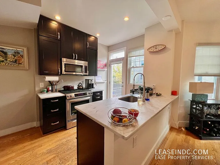 624 Lamont St NW — Photo 9