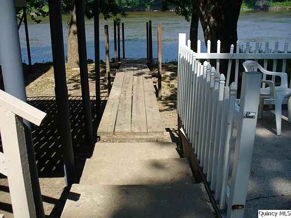 Home for Sale in Hull, IL $43,000