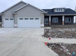 1517 W River Bend St, Brandon, SD 57005