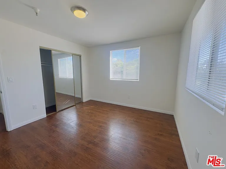 10605 Avalon Blvd — Photo 27