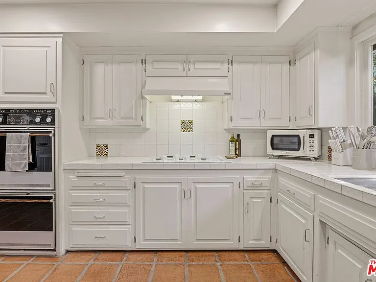 1133 Somera Rd — Photo 15