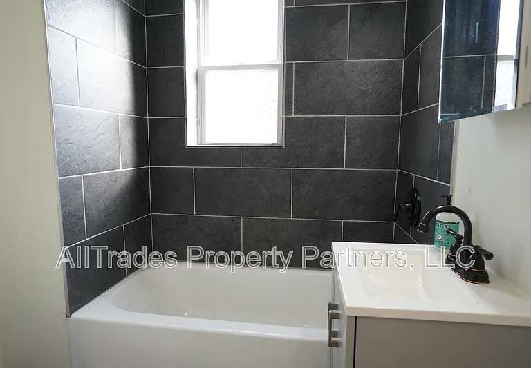 408 Cavitt Ave #2 — Photo 3
