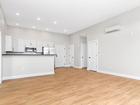 5th image of 21 3rd St #204