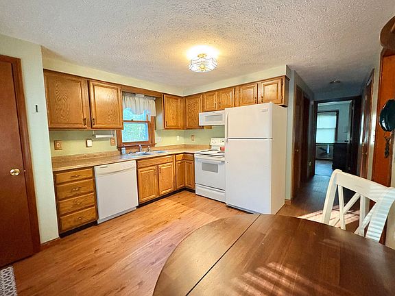 3rd image of 18 Littlefield Drive