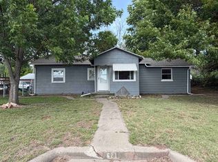 621 Alexander St, Winfield, KS 67156
