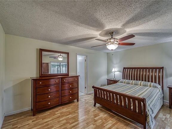 5th image of 1721 Lake Crest Ave