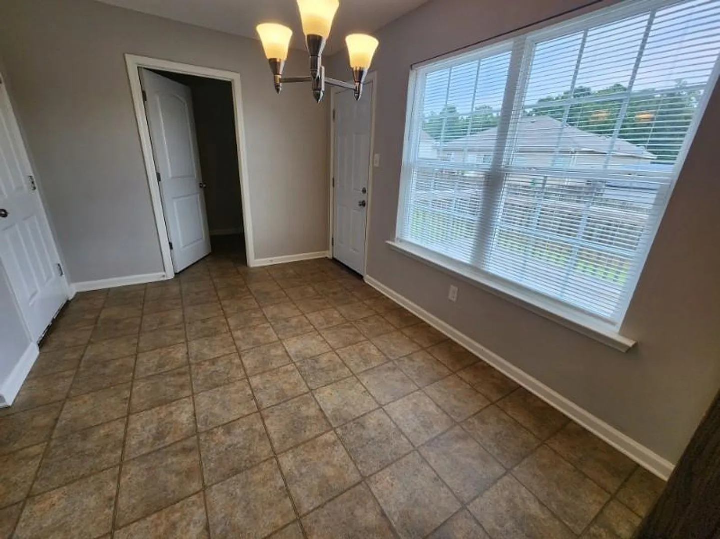 1422 Saw Grass Cove — Photo 4
