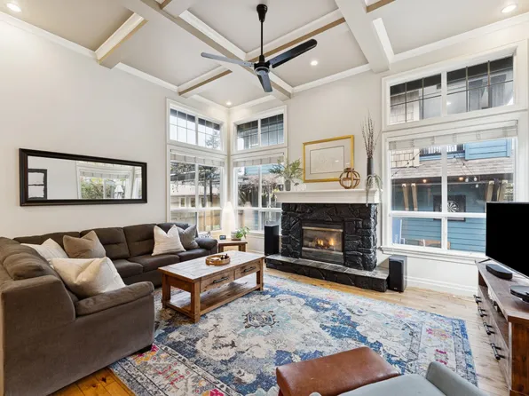 5782 Garrison Blvd, Chilliwack, BC V2R 5X9