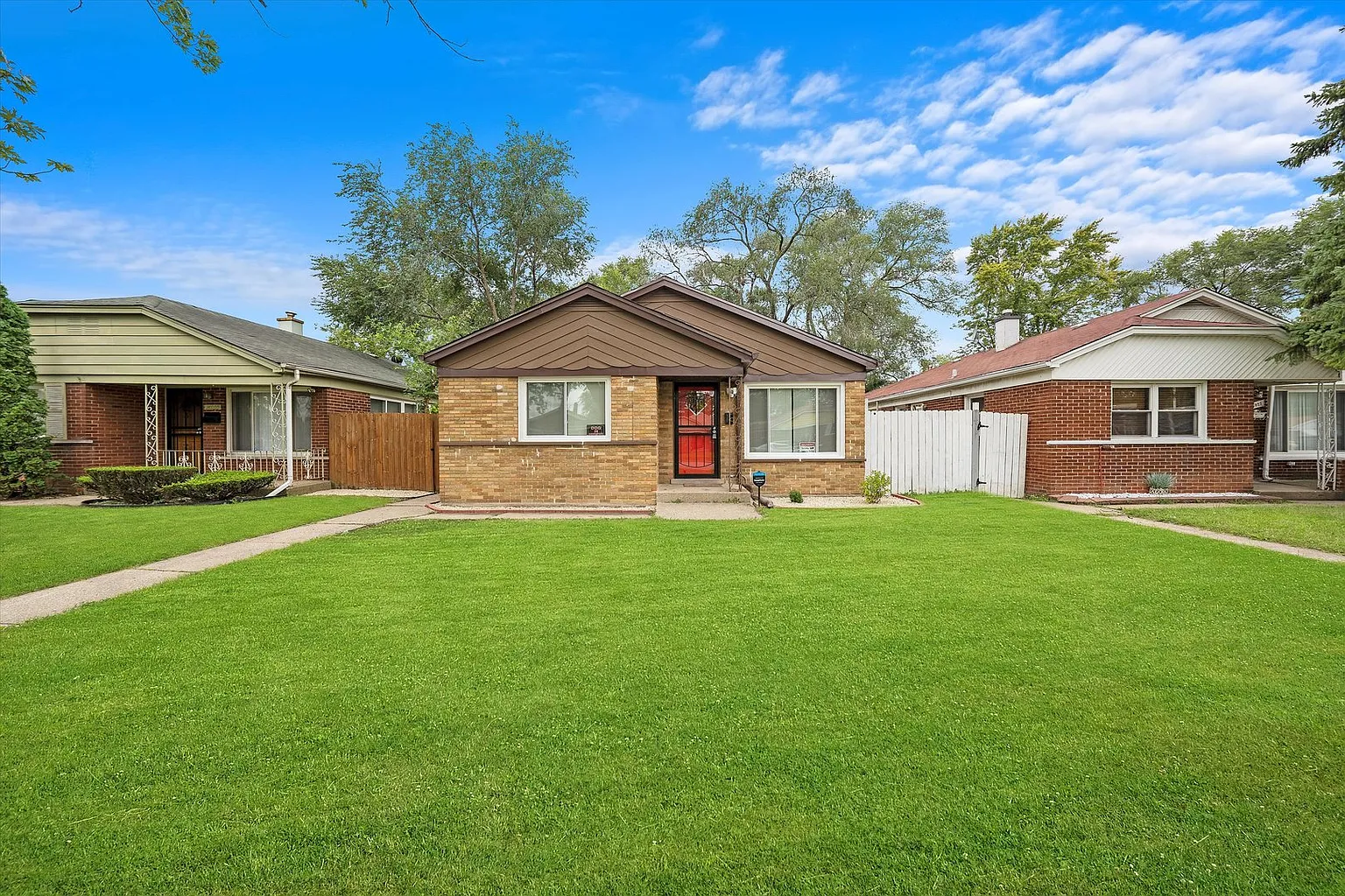 14926 Michigan Ave photo 1