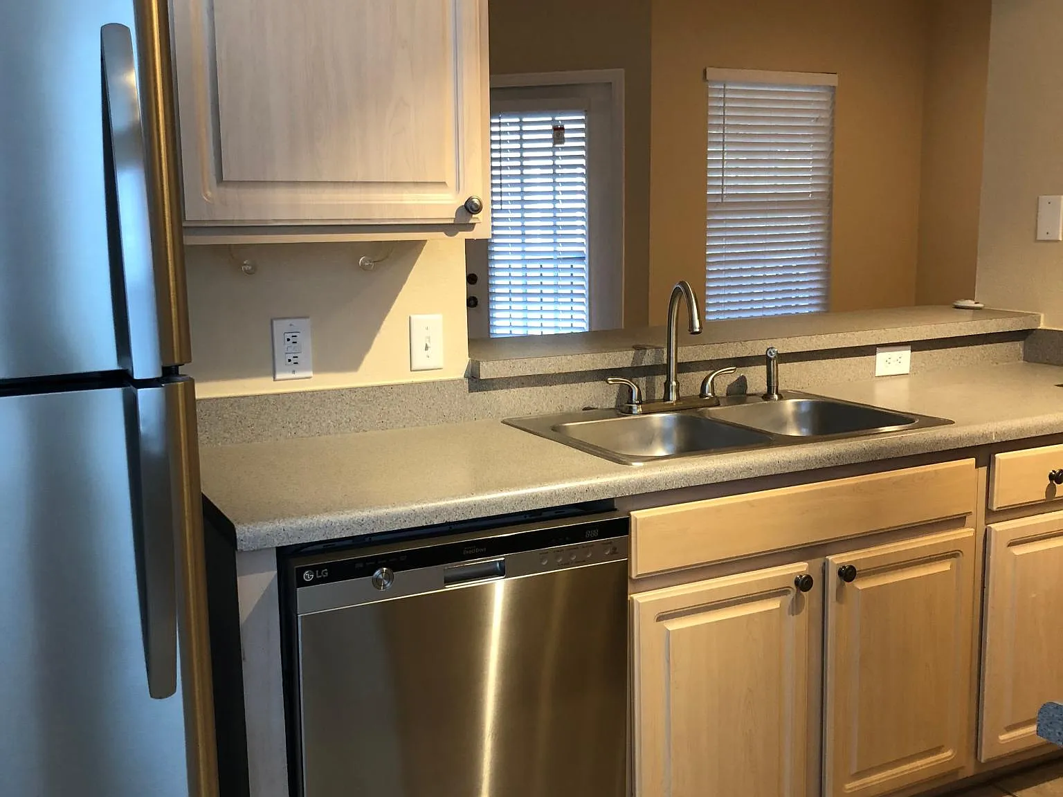 2 bed, 1368 sqft, $1,695 — Photo 3