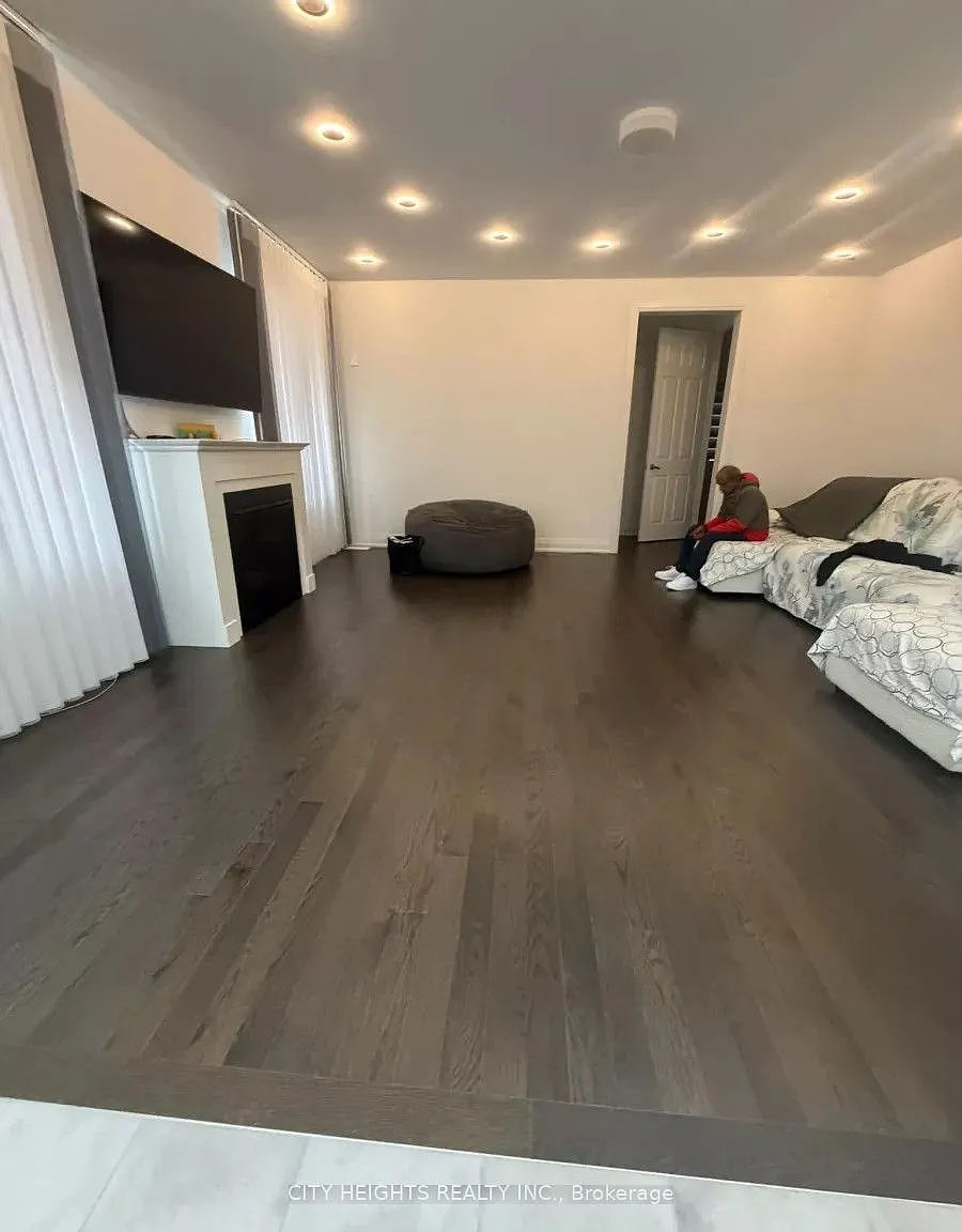 4 bed, $4,700 — Photo 3