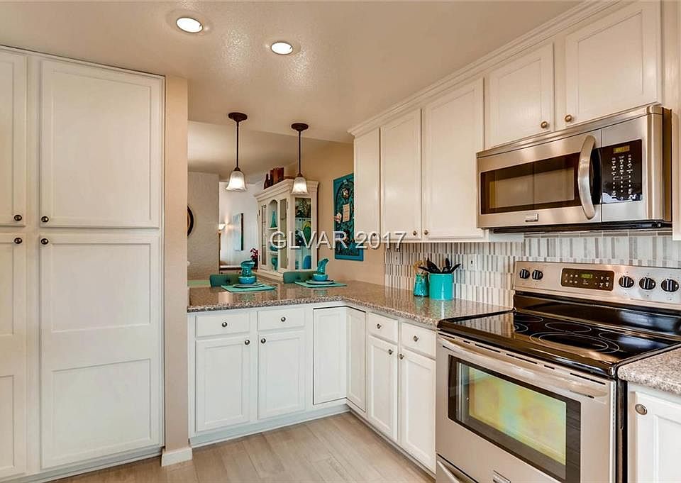 1st image of 2583 La Fortuna Ave