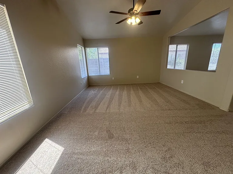 339 N Ocean Dr — Photo 8