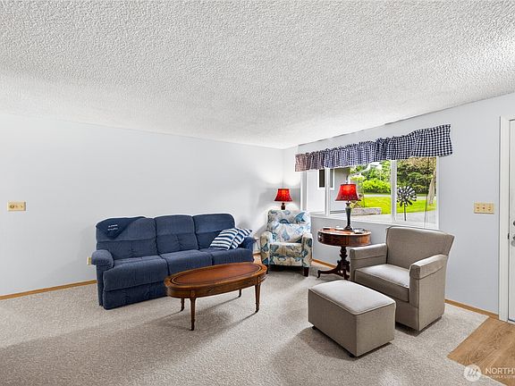 4th image of 1300 Woodland Drive