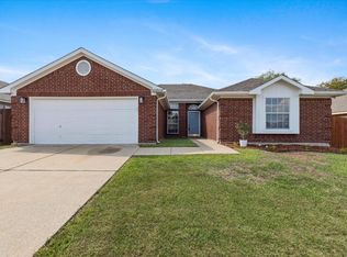 6002 Summerfield Dr, Arlington, TX 76018