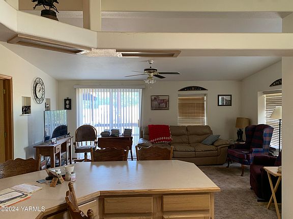 3rd image of 511 S Fork Rd