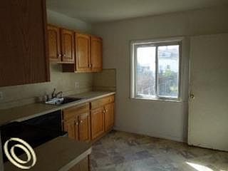5th image of 1429 Arlington Ave