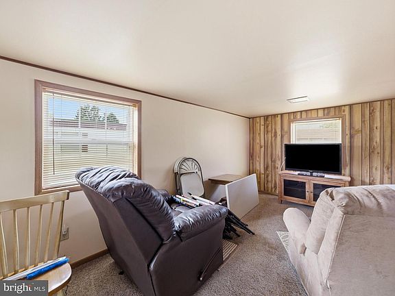 5th image of 1024 Warm Spring Rd Trailer 19