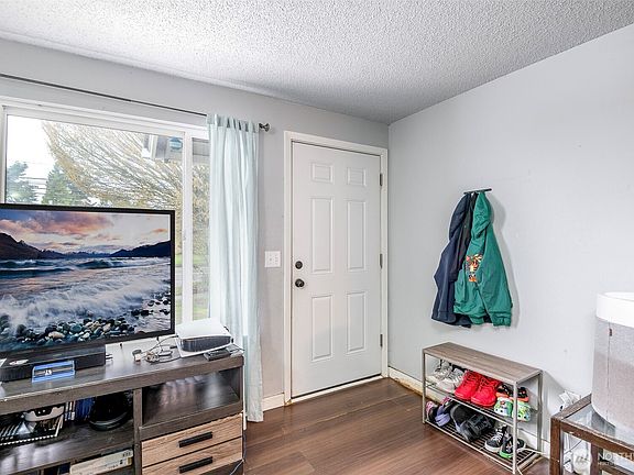 5th image of 6655 E Portland Avenue