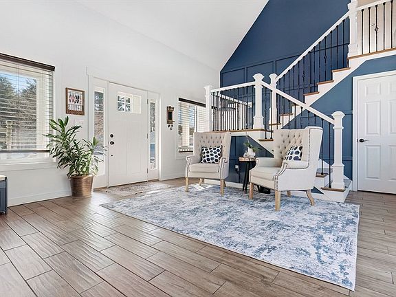 2nd image of 12 Warren St