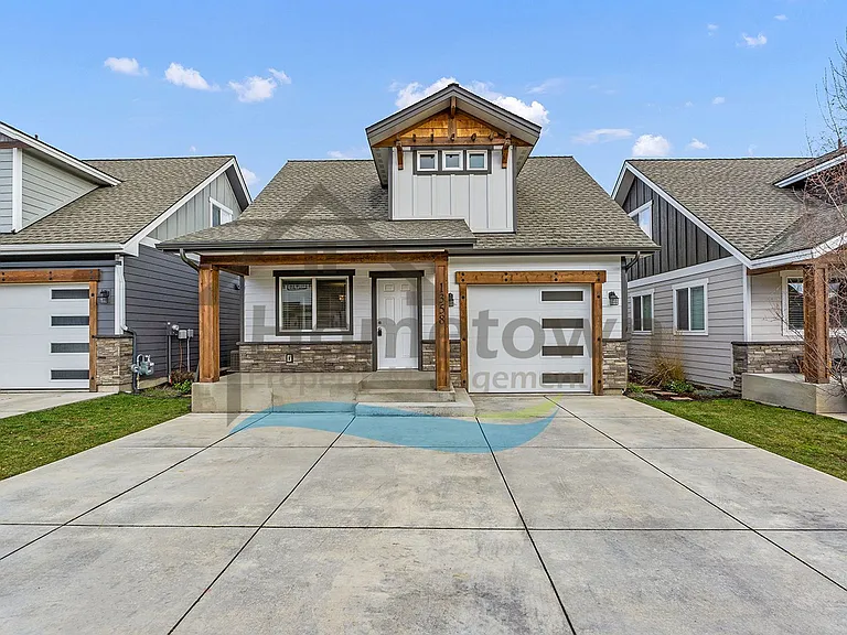 1358 N Sadee Ln — Photo 1