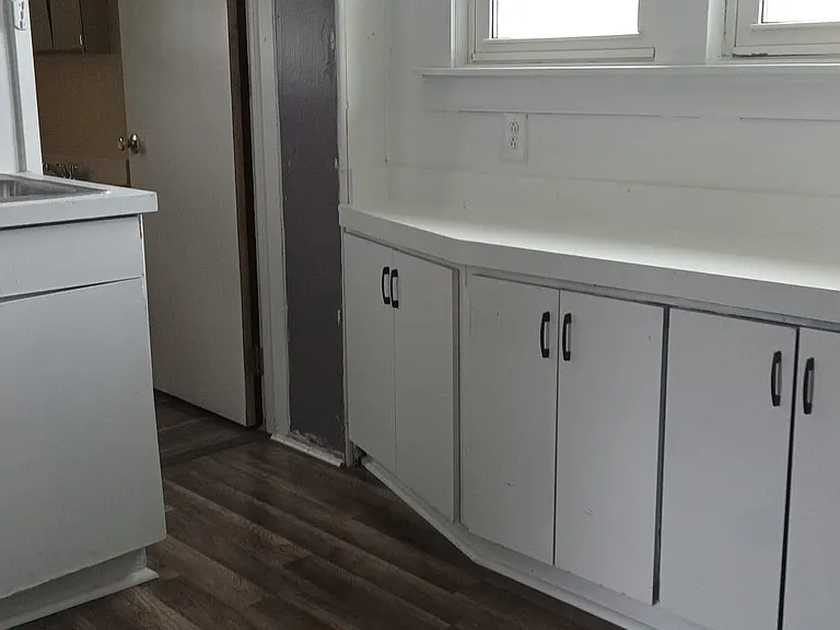 301 Rockwell Ave — Photo 12