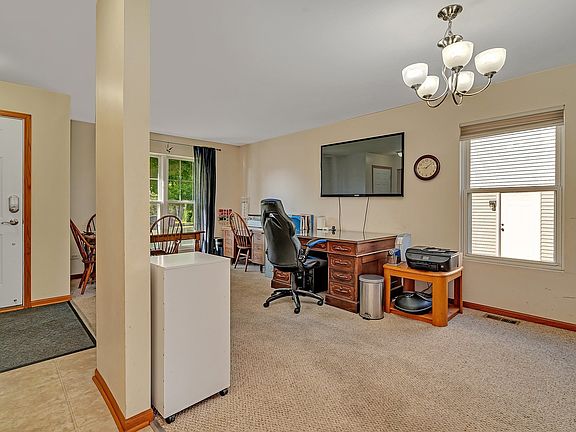 3rd image of 7507 Fordham Ln