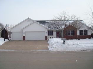 3708 S Chestnut Ln, Appleton, WI 54915